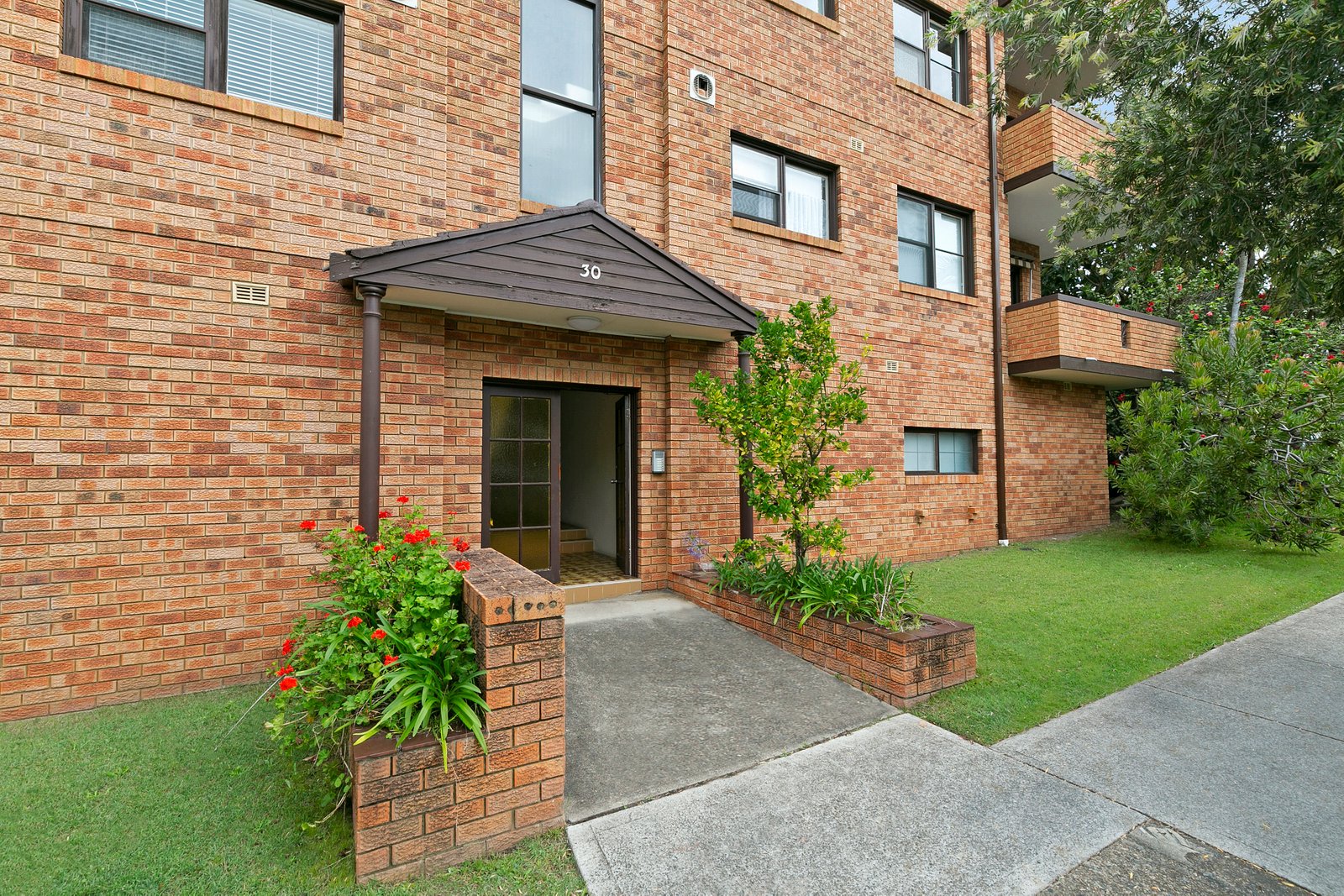 4/30 High Street CARLTON 8