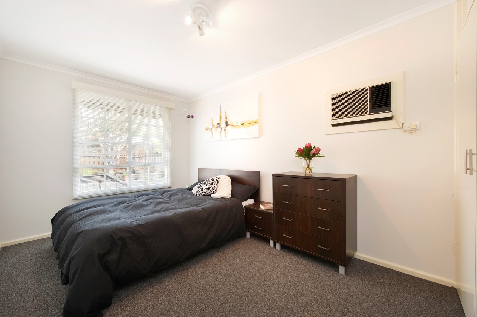 Gallery: 4/30 Latrobe Street