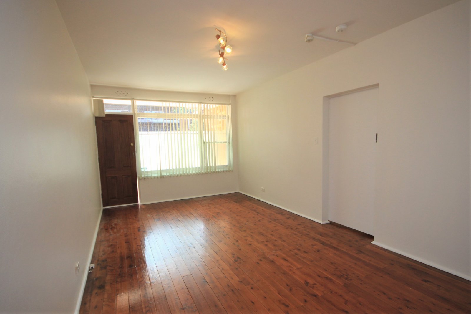 4/30 Solander Street MONTEREY 5