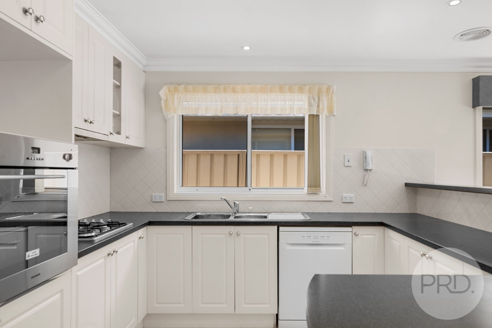 4/305-307 Lake Albert Road KOORINGAL 6