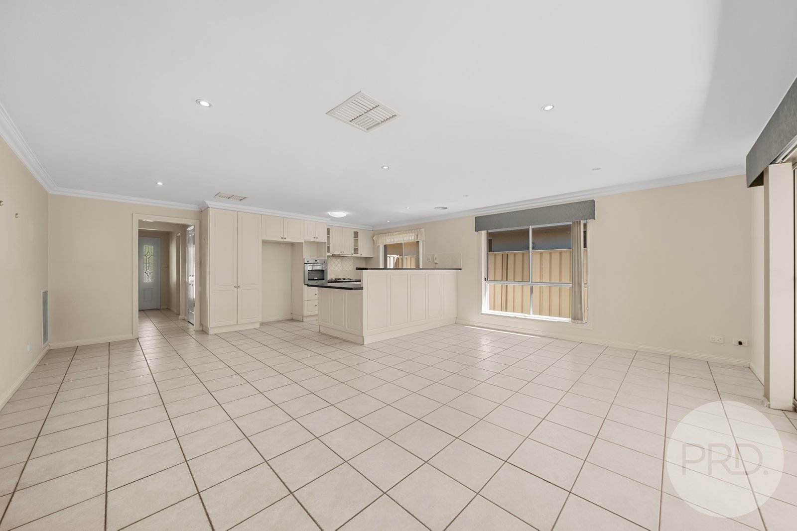 4/305-307 Lake Albert Road KOORINGAL 11