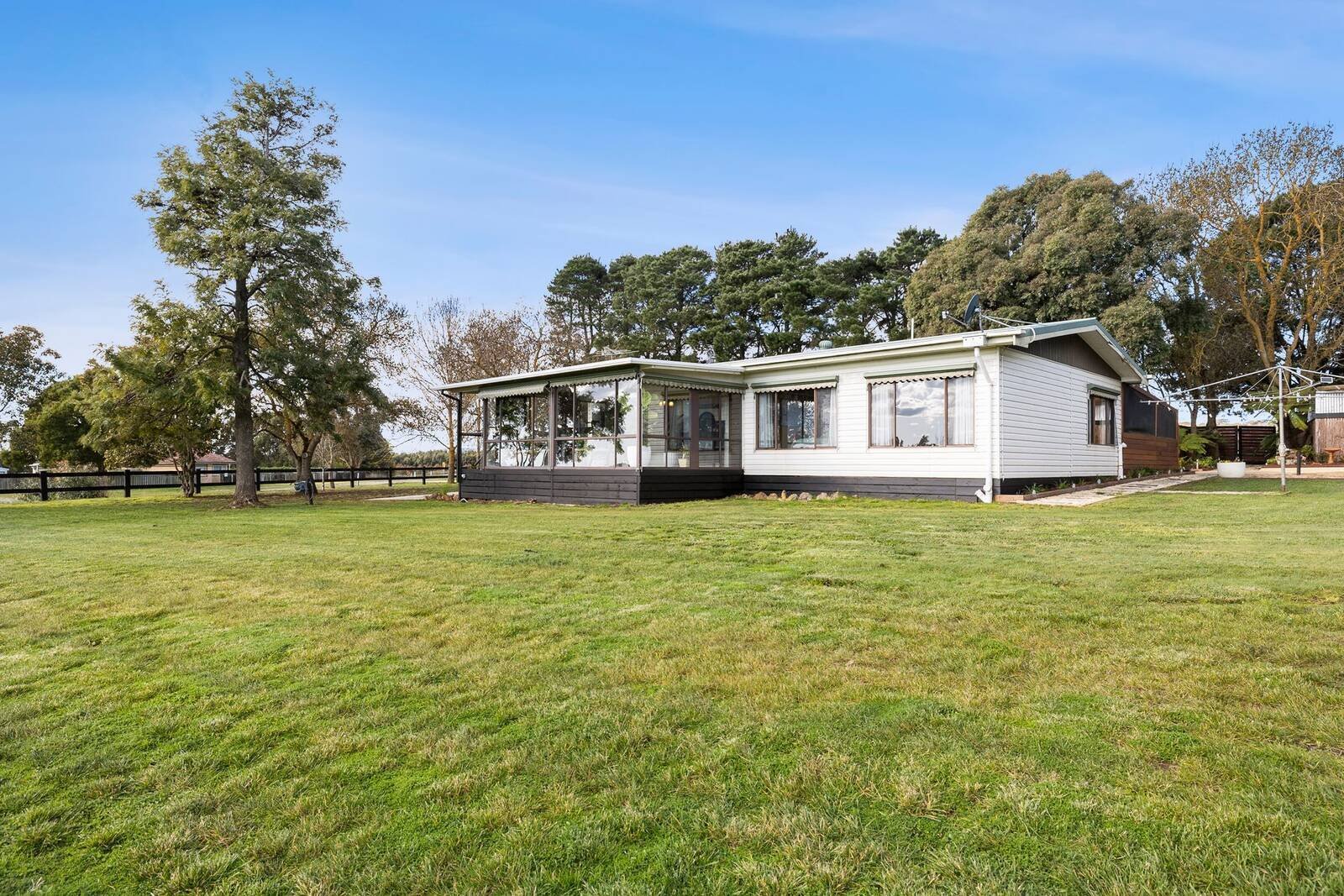 Gallery: 4305 Creswick Newstead Road