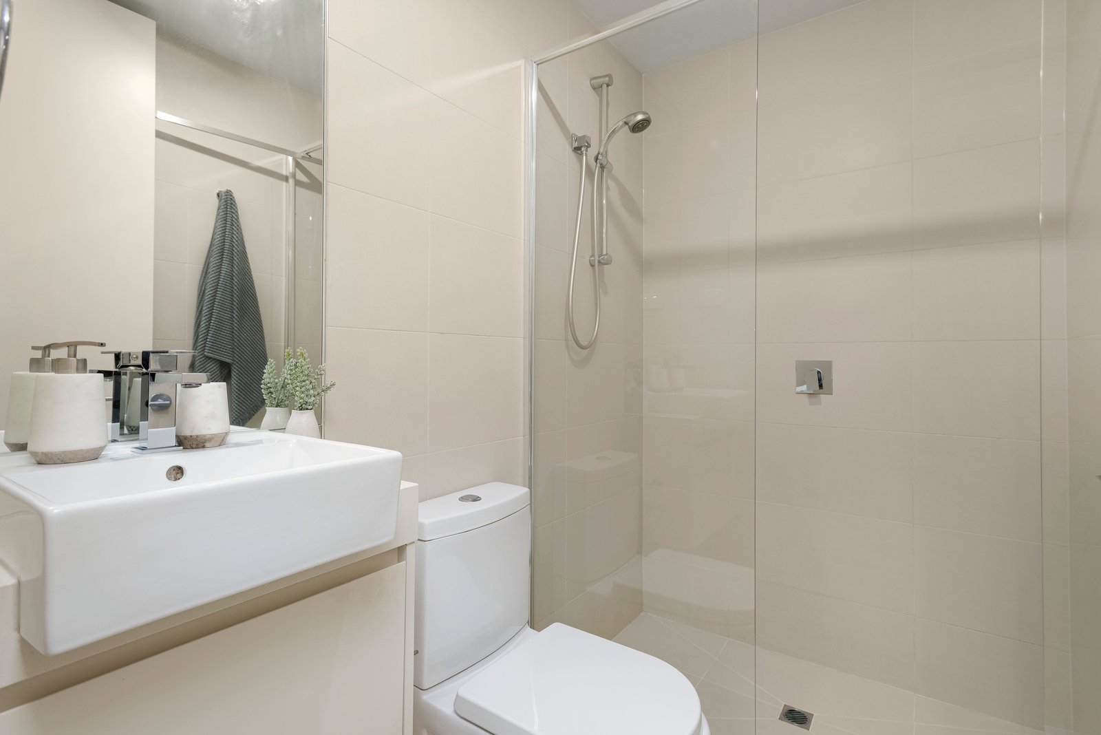 Real Estate and Property in 4/307 Inkerman Street, St Kilda East, VIC