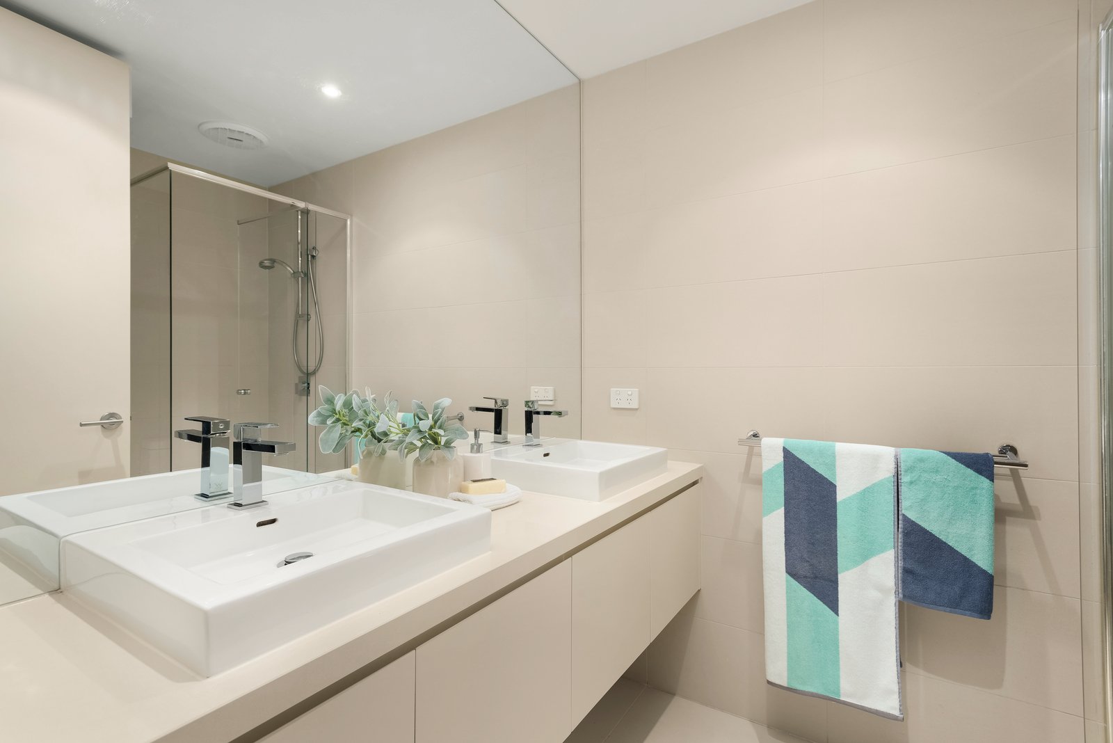 Real Estate and Property in 4/307 Inkerman Street, St Kilda East, VIC