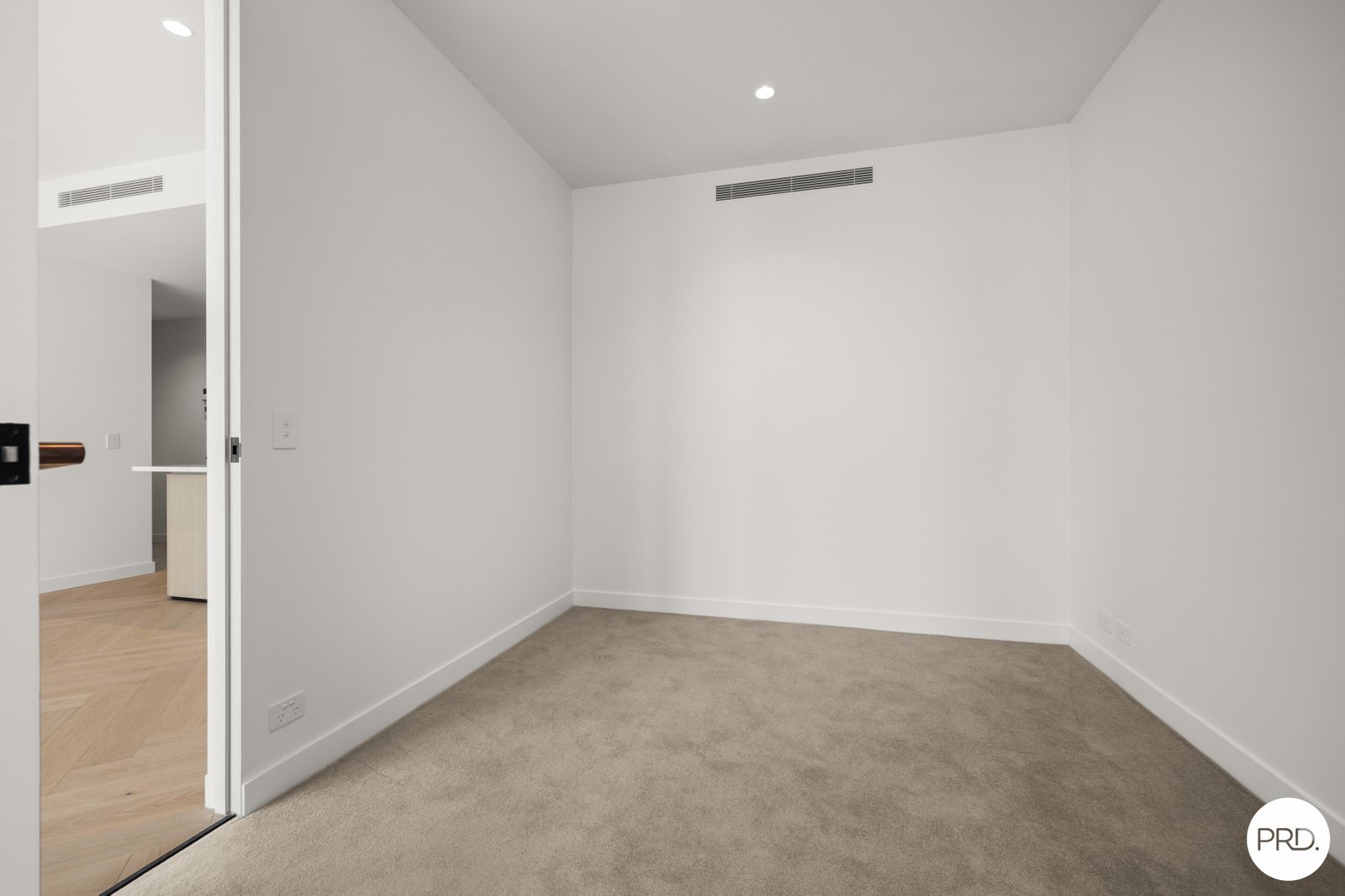 4307/63 La Trobe Street MELBOURNE 7