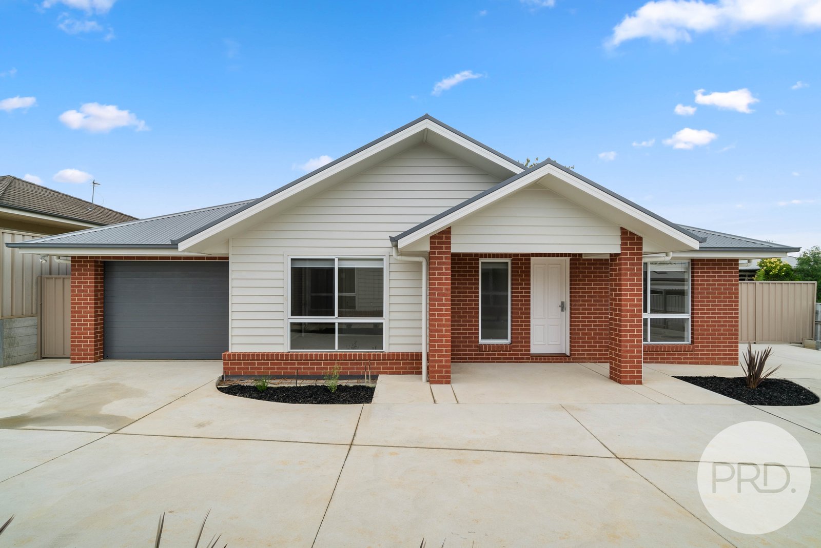 4/309 Lake Albert Road KOORINGAL 1