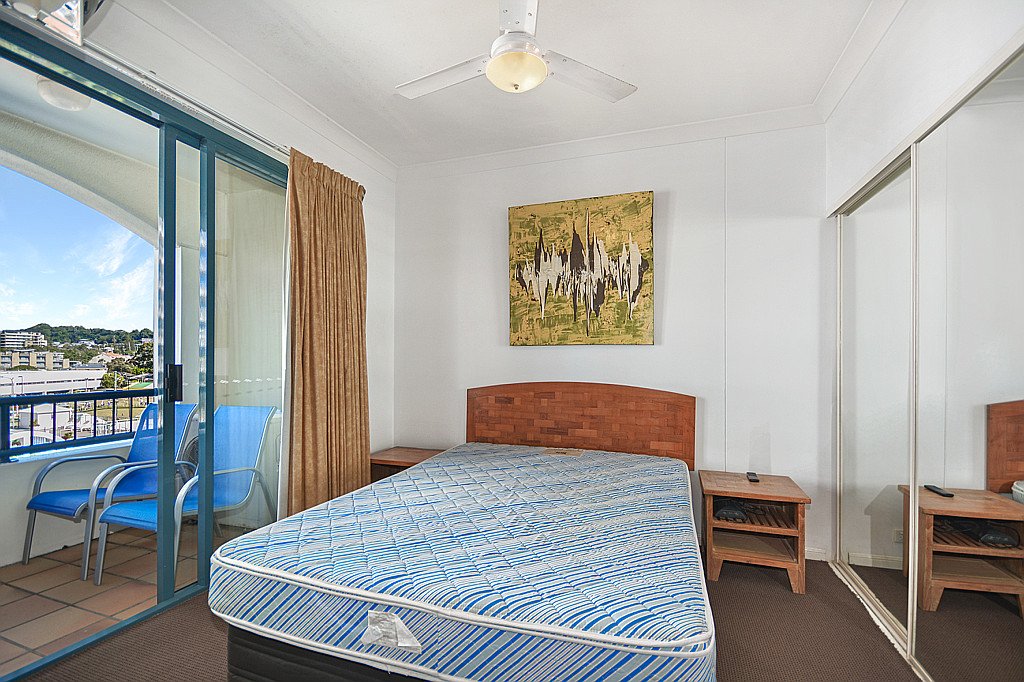 430/99 Griffith  COOLANGATTA 8