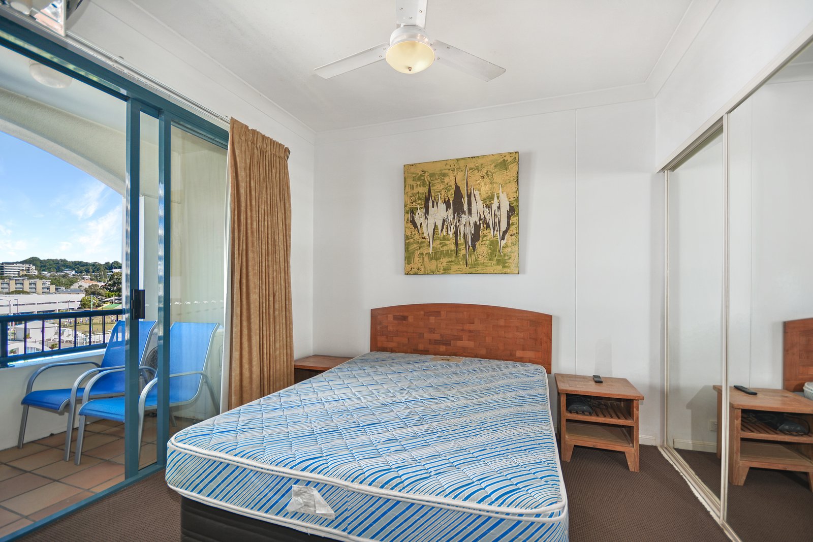 430/99 Griffith  COOLANGATTA 8