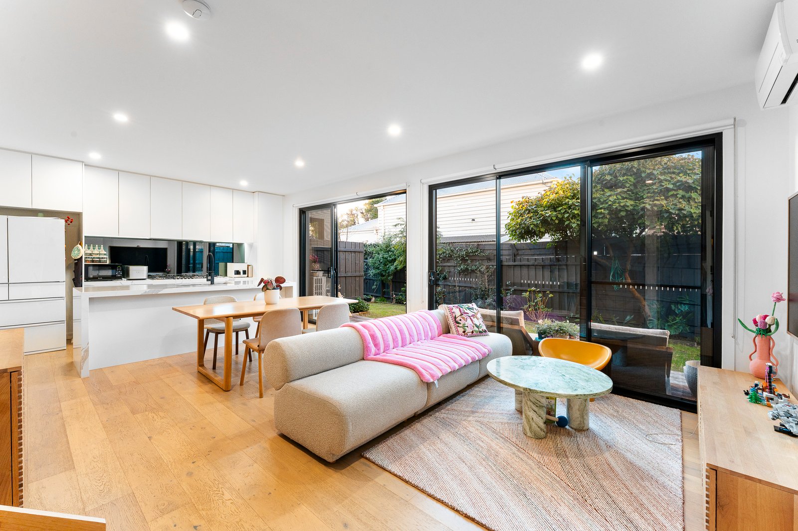Gallery: 4/30b Charming Street