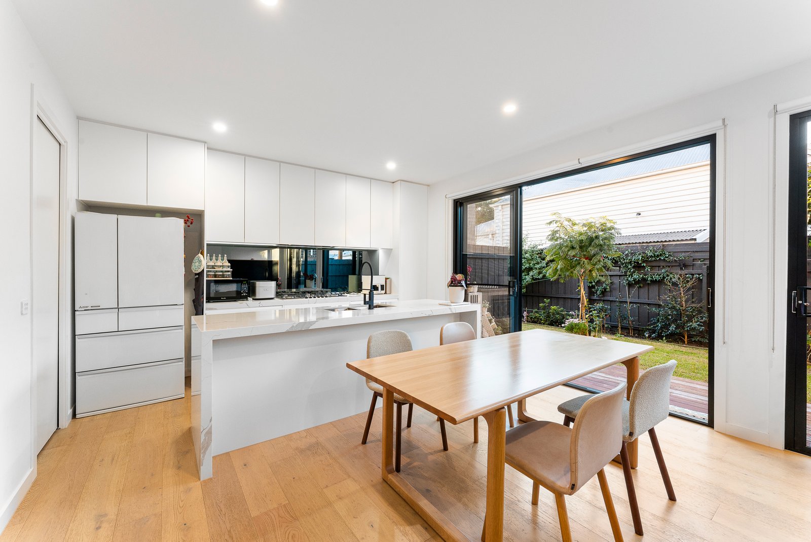 Gallery: 4/30b Charming Street