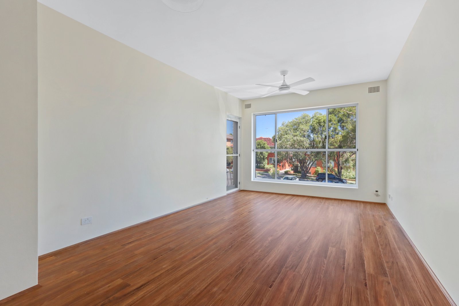 4/31-33 Wonoona Parade East  OATLEY 2
