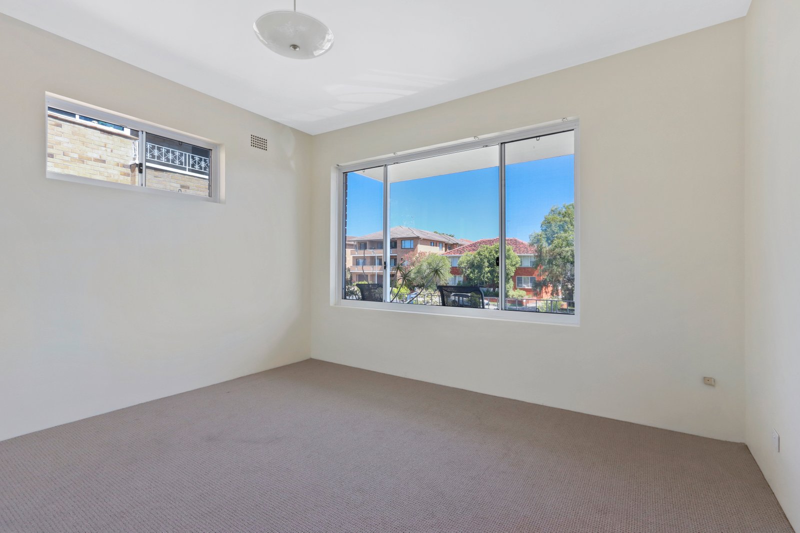 4/31-33 Wonoona Parade East  OATLEY 3