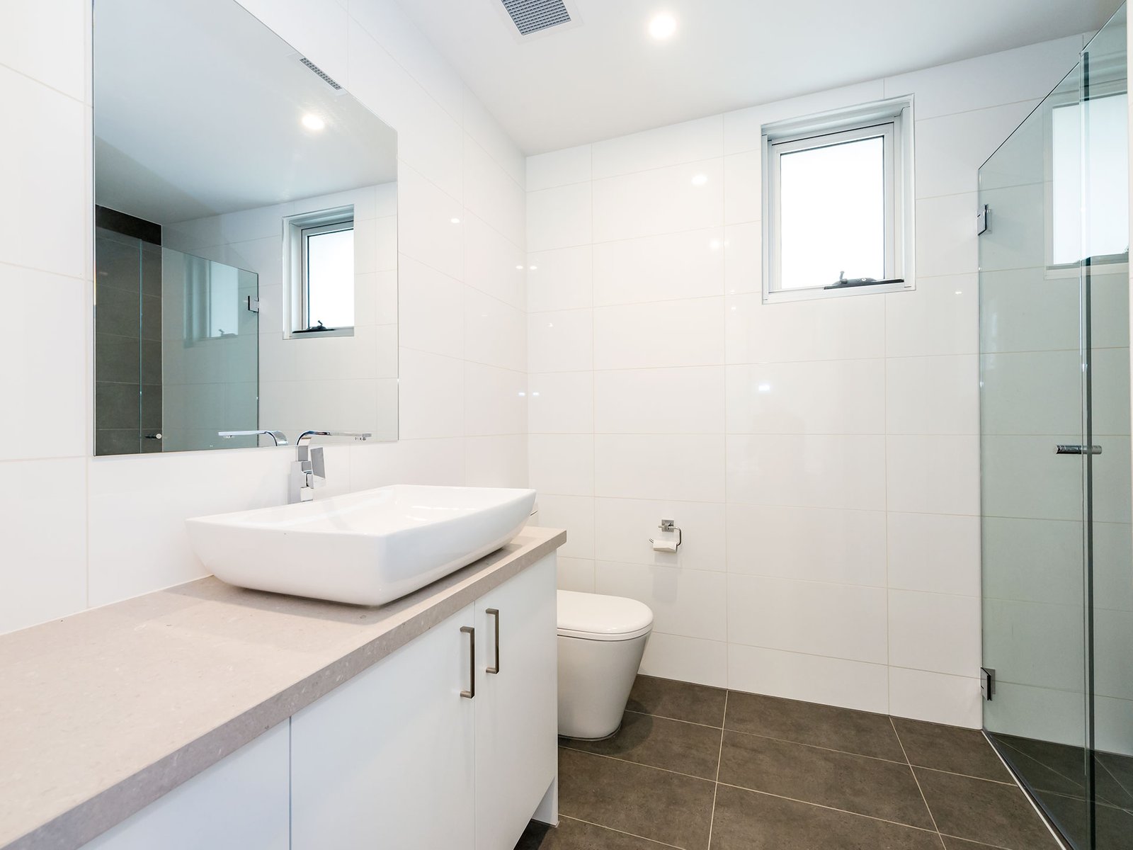 Gallery: 4/31 Bayview Crescent