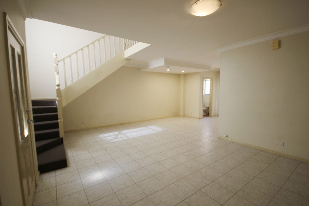 4/31 Loftus Street CAMPSIE 3