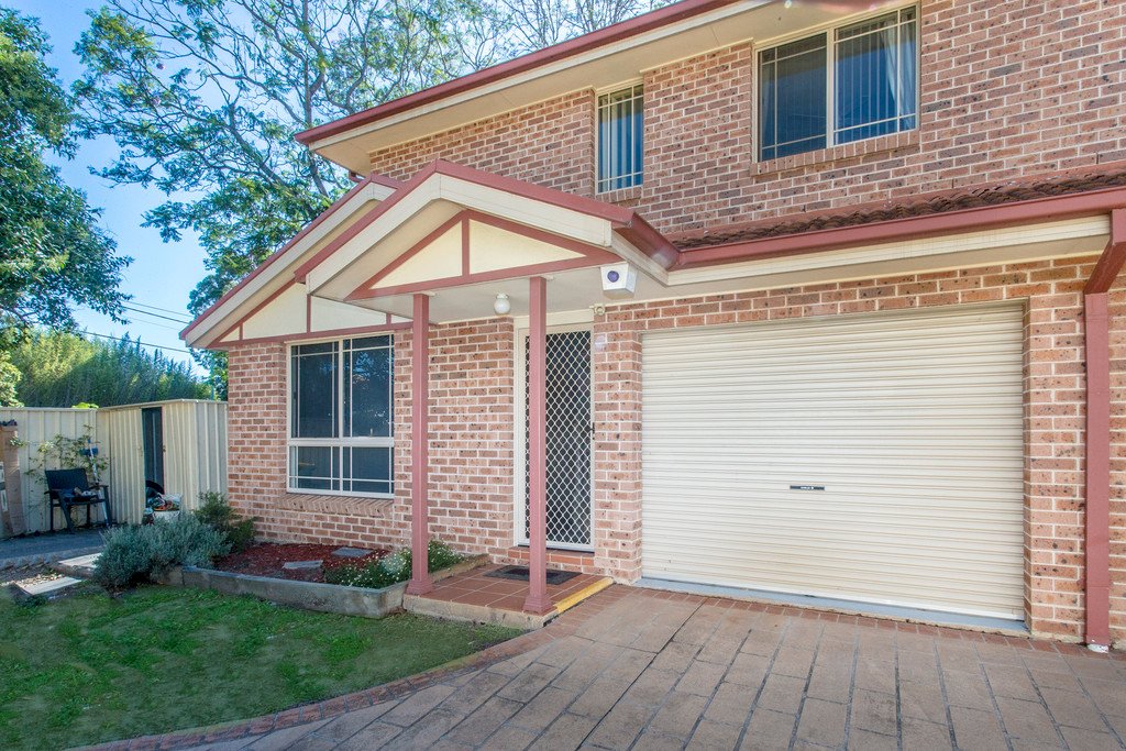 4/31 Robert Street PENRITH 1