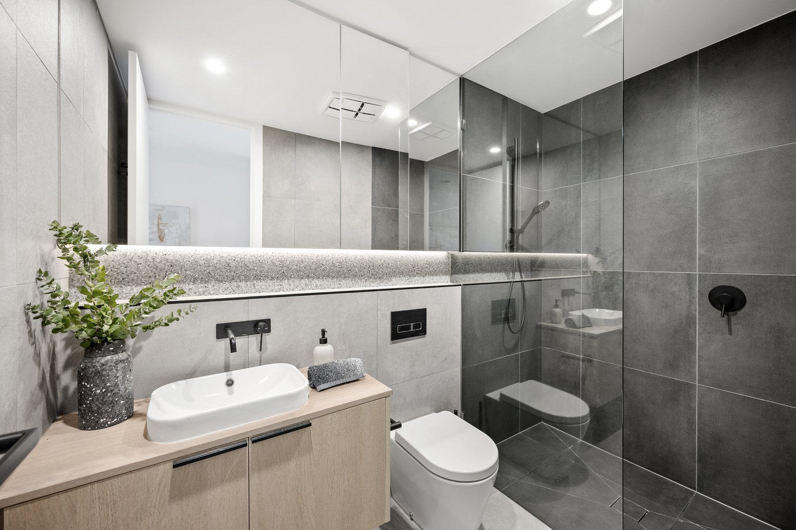 Real Estate and Property in 4/31 The Avenue, St Kilda East, VIC