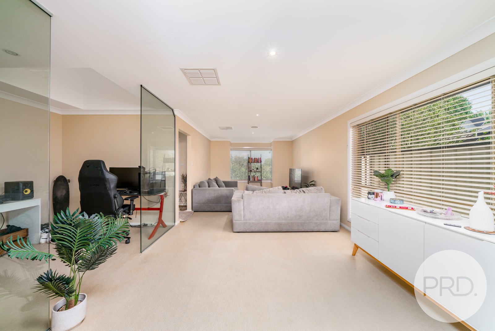 4/32 Avocet Drive ESTELLA 2