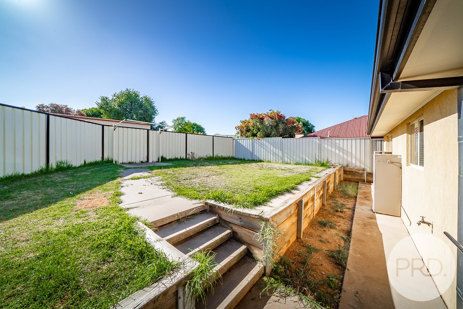 4/32 Avocet Drive ESTELLA 10