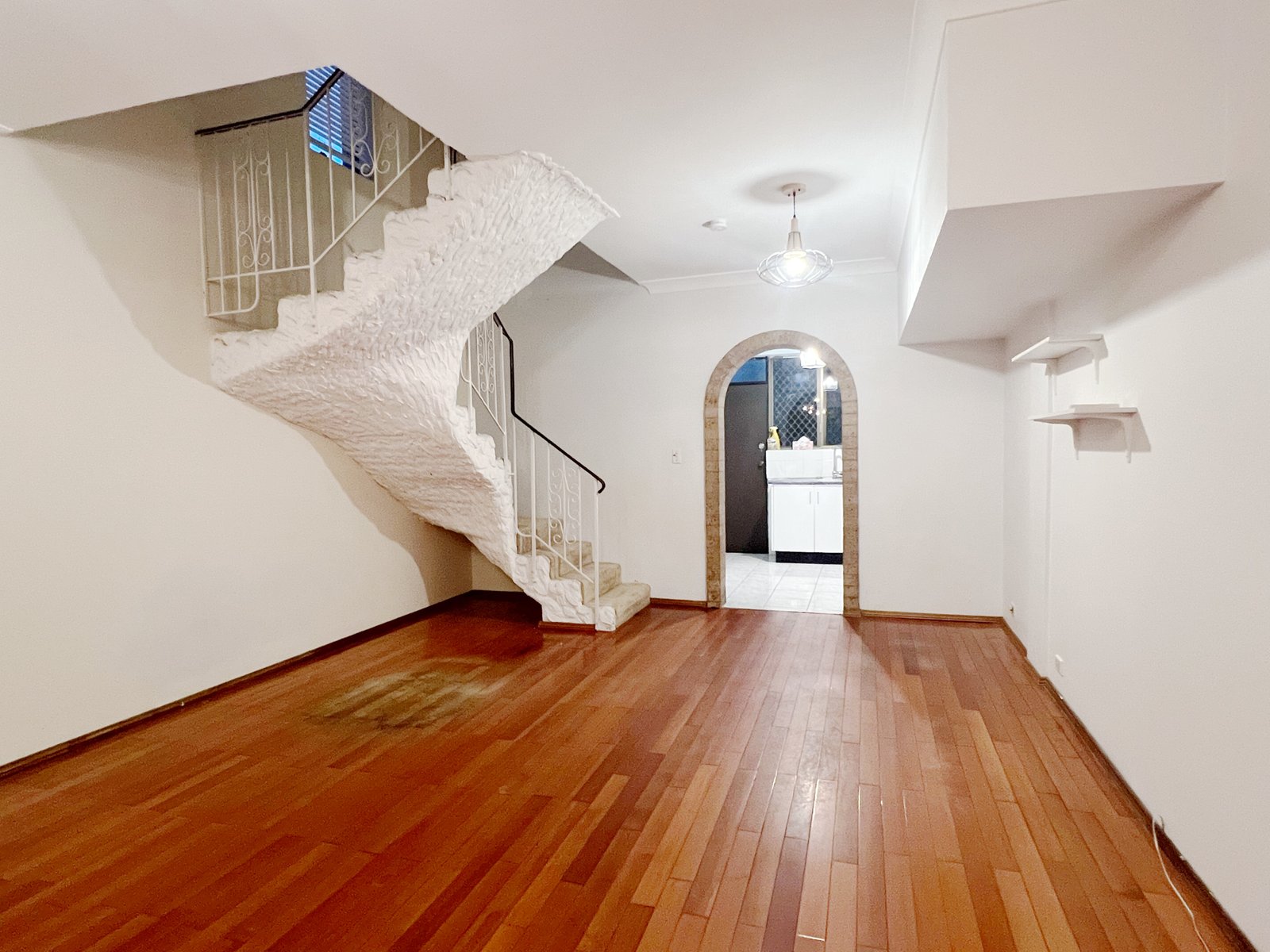 4/32 West Street HURSTVILLE 1
