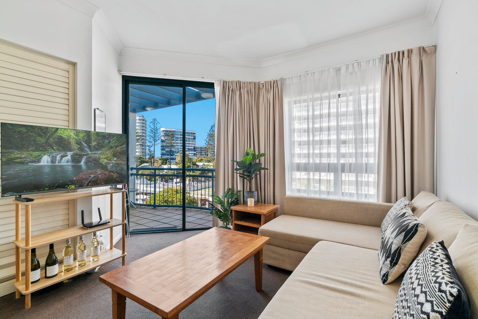 432/99 Griffith Street COOLANGATTA 2