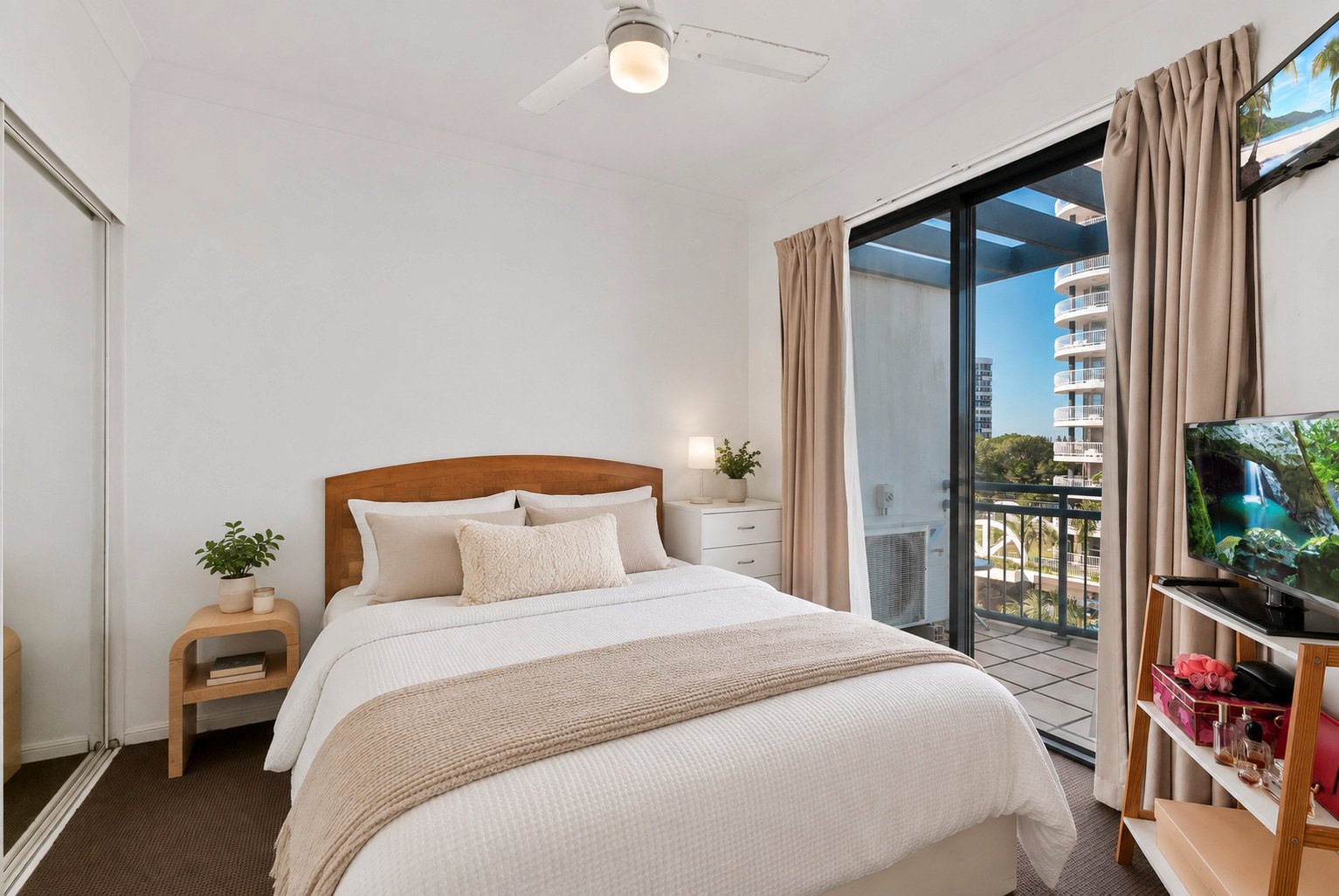432/99 Griffith Street COOLANGATTA 4
