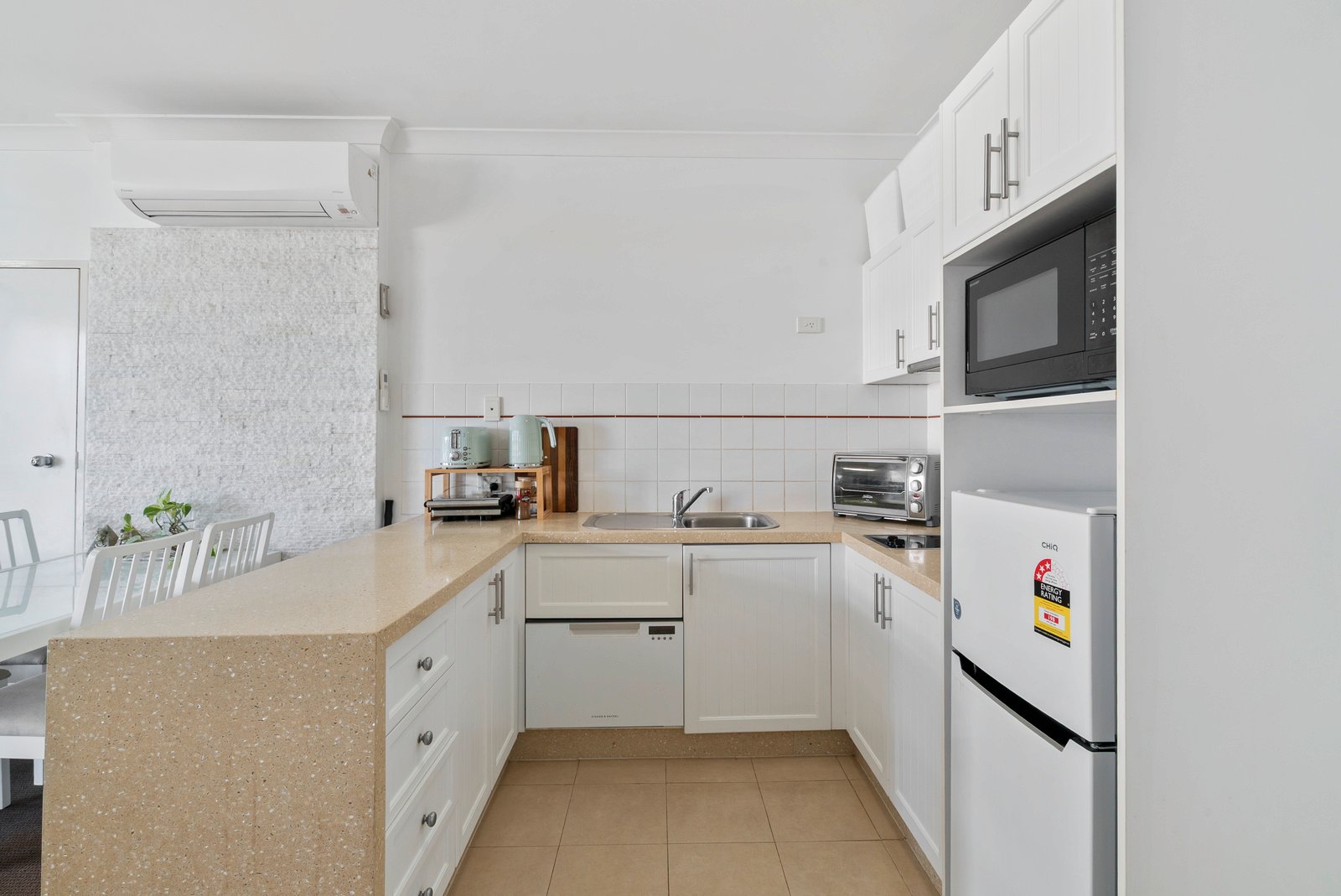 432/99 Griffith Street COOLANGATTA 5