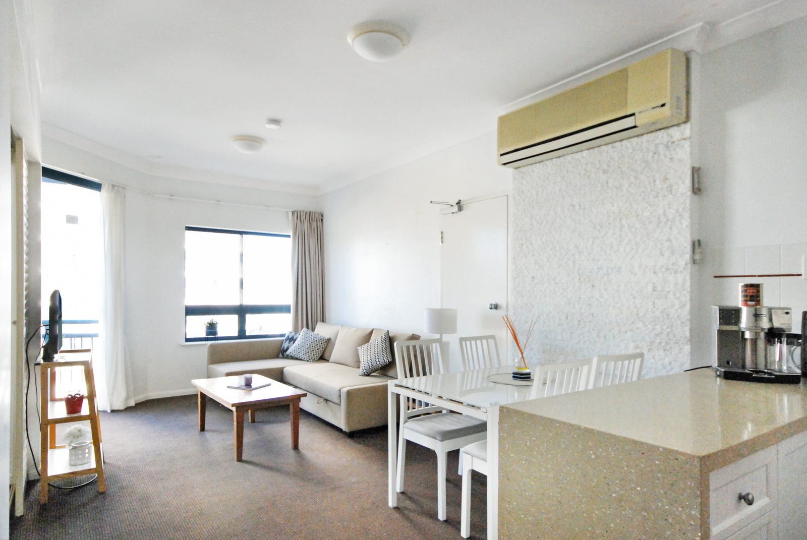 432/99 Griffith Street COOLANGATTA 2