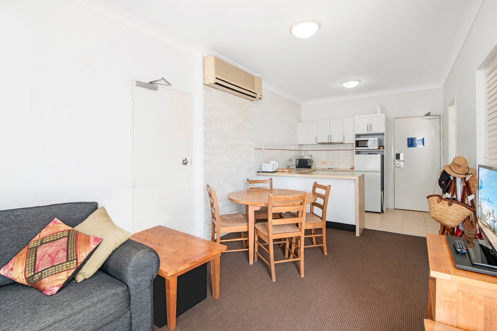 432/99 Griffith Street COOLANGATTA 3