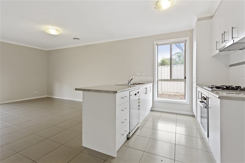 4/33 Kennewell Street WHITE HILLS 3