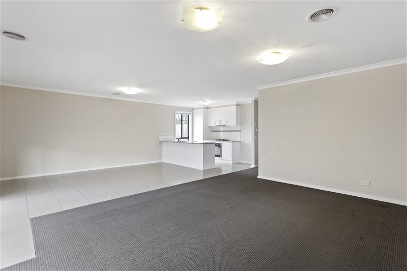 4/33 Kennewell Street WHITE HILLS 4