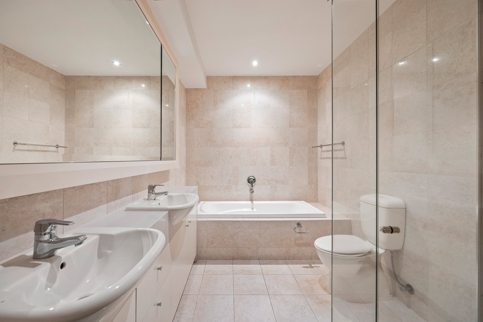 Real Estate and Property in 4/33 Kooyong Road, Caulfield North, VIC