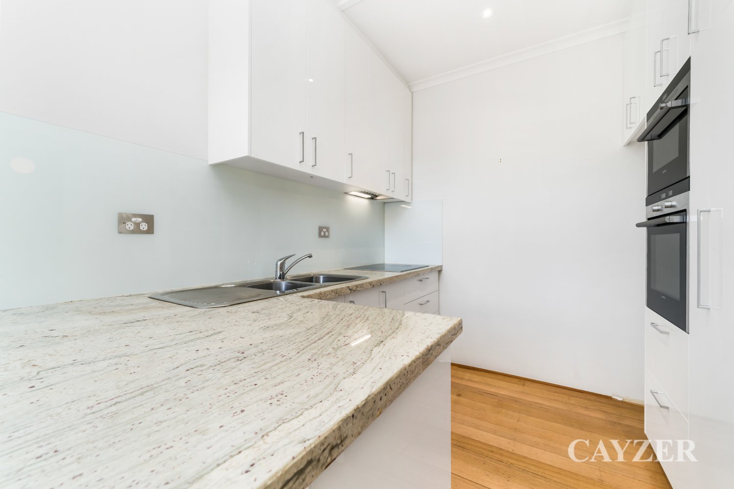 Gallery: 4/33 North Road