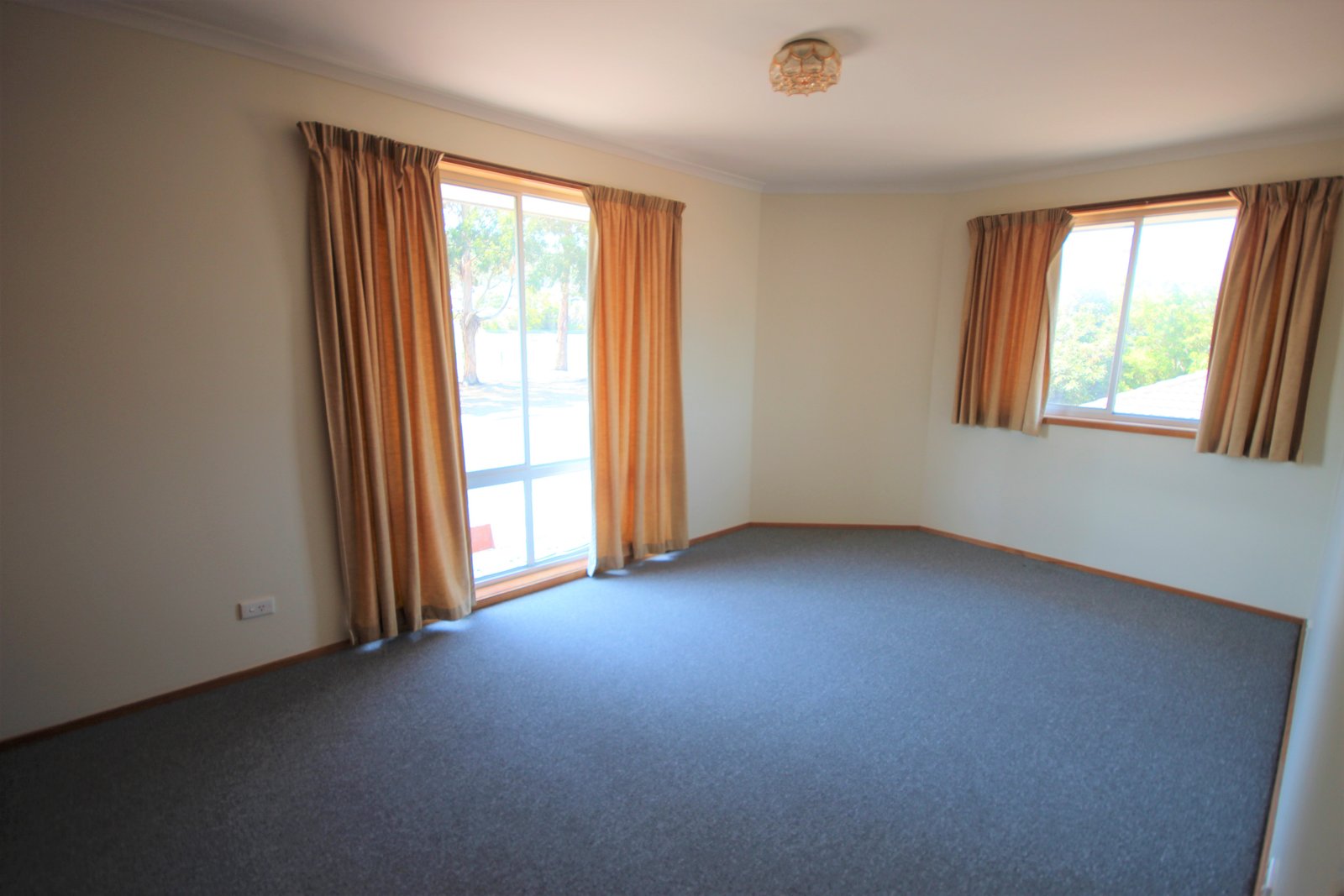 4/33 South Street BELLERIVE 5