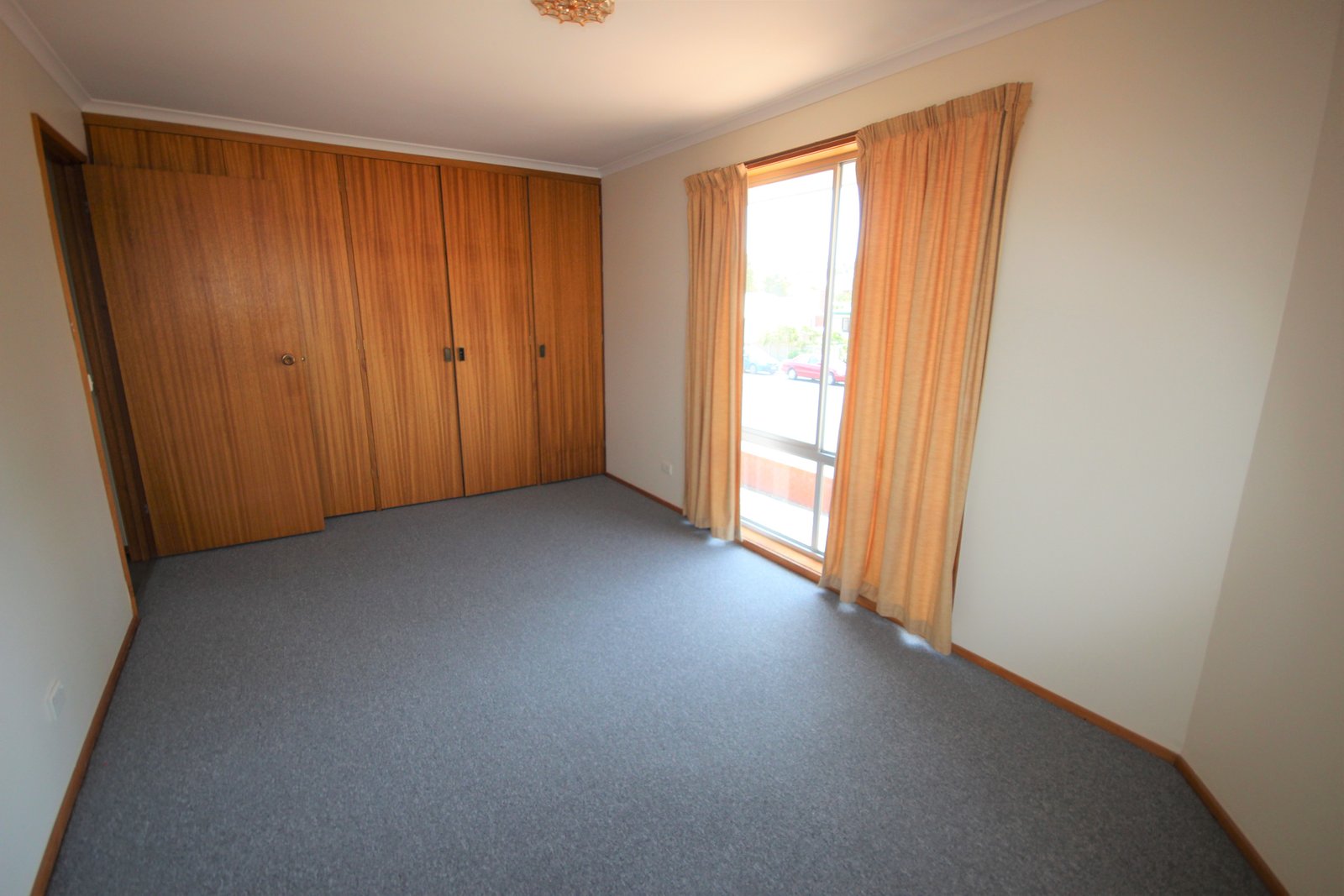 4/33 South Street BELLERIVE 6