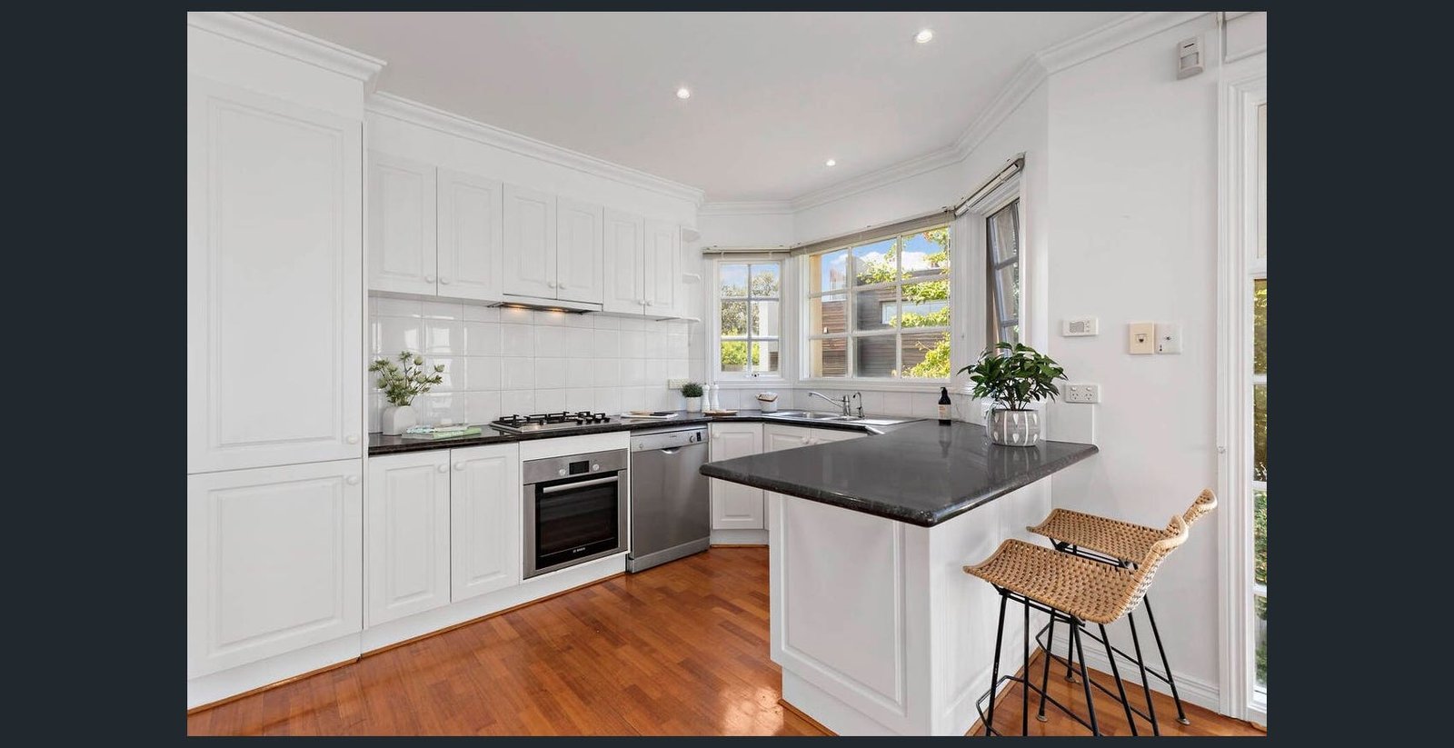 Gallery: 4/332 Beach Road