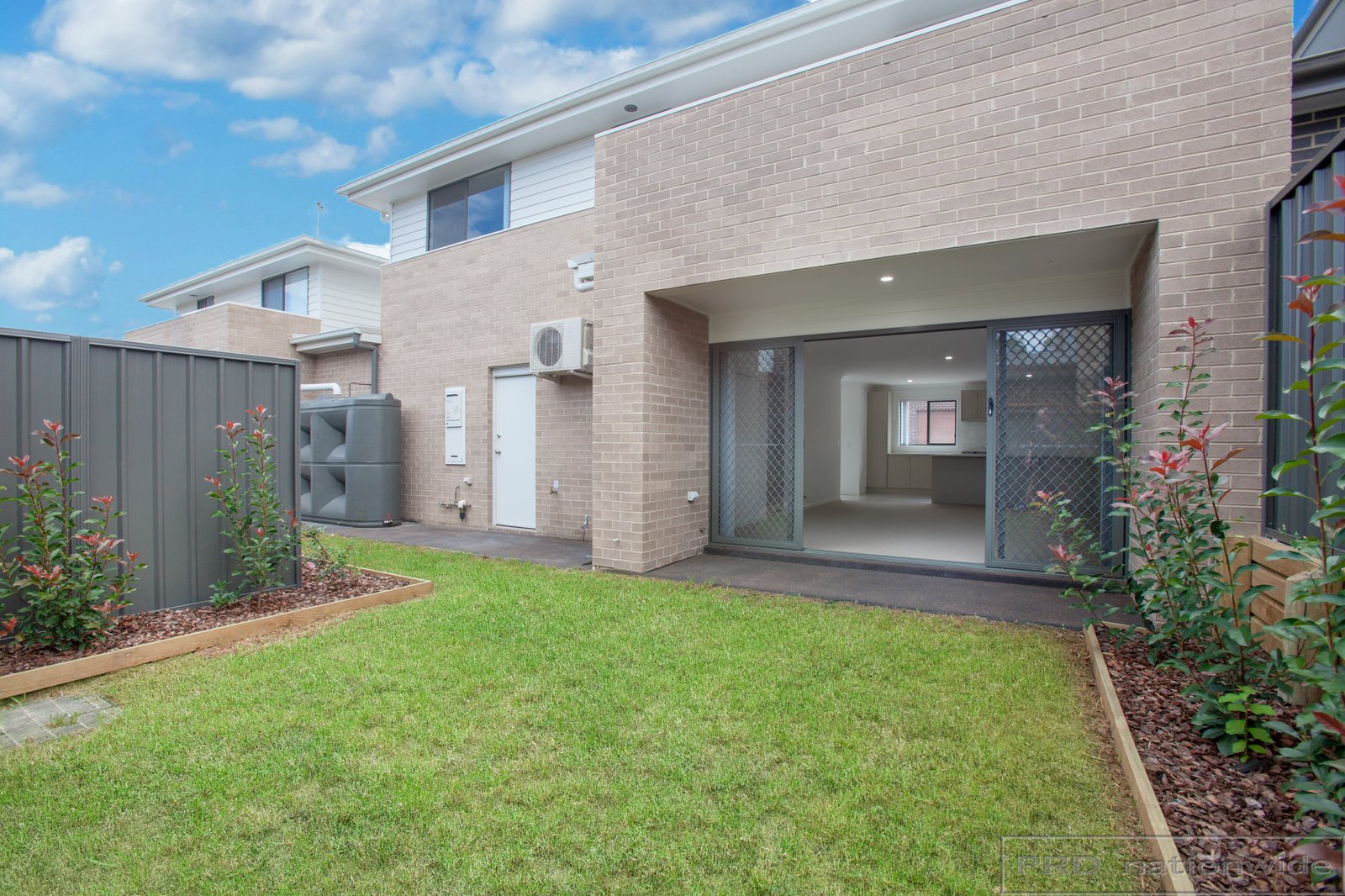 4/34 Blackbird Street THORNTON 16