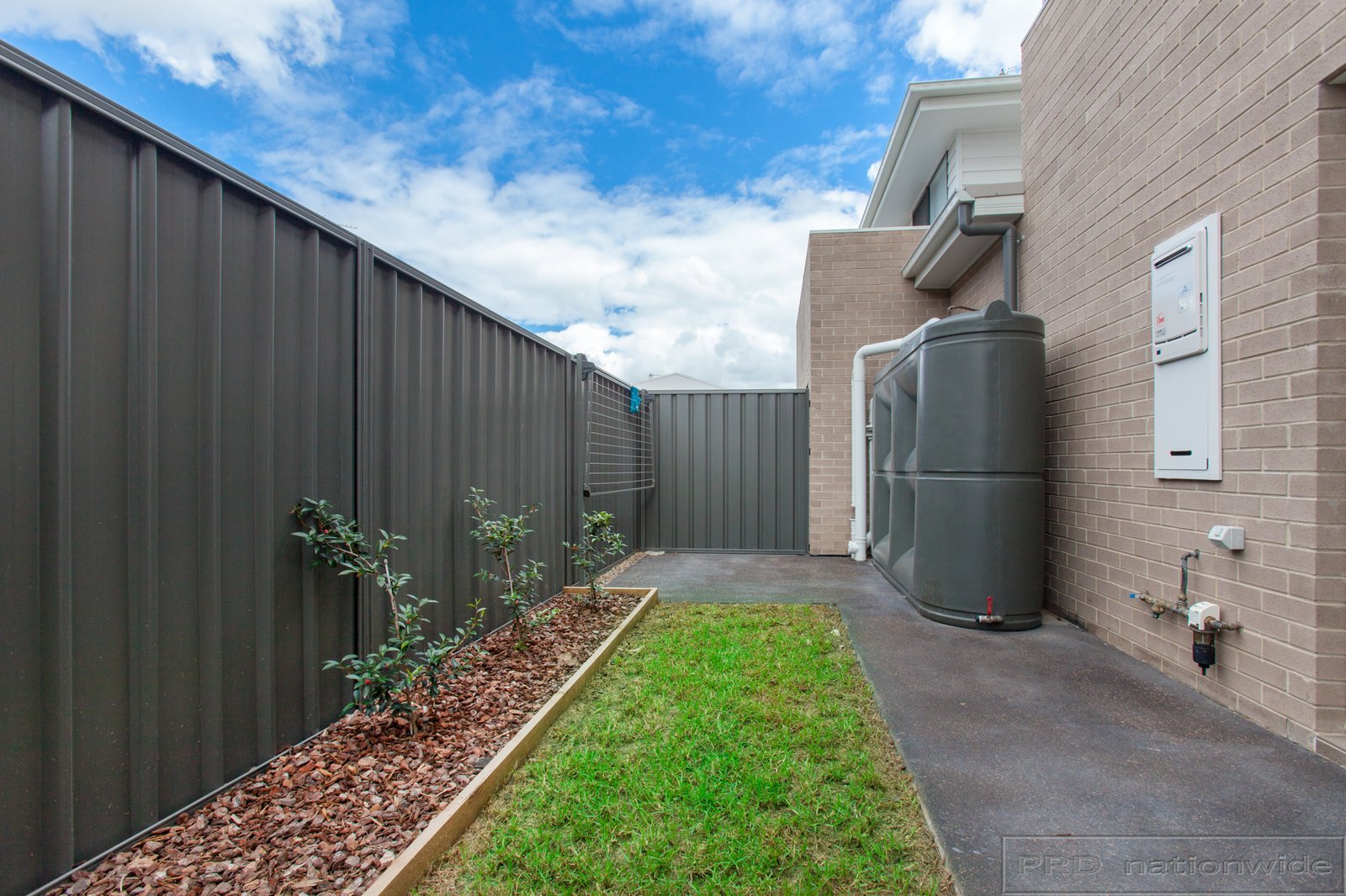 4/34 Blackbird Street THORNTON 18