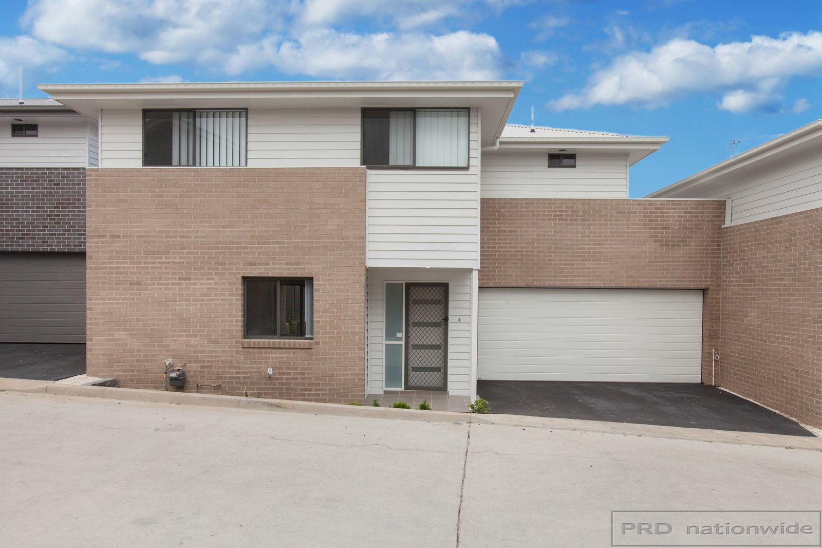 4/34 Blackbird Street THORNTON 19