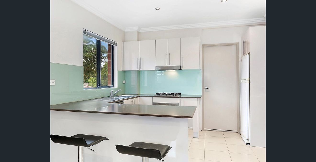 4/34 Edgbaston Road BEVERLY HILLS 3