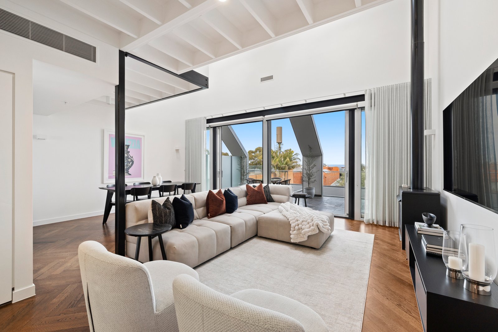 Gallery: 43/472 Beach Road