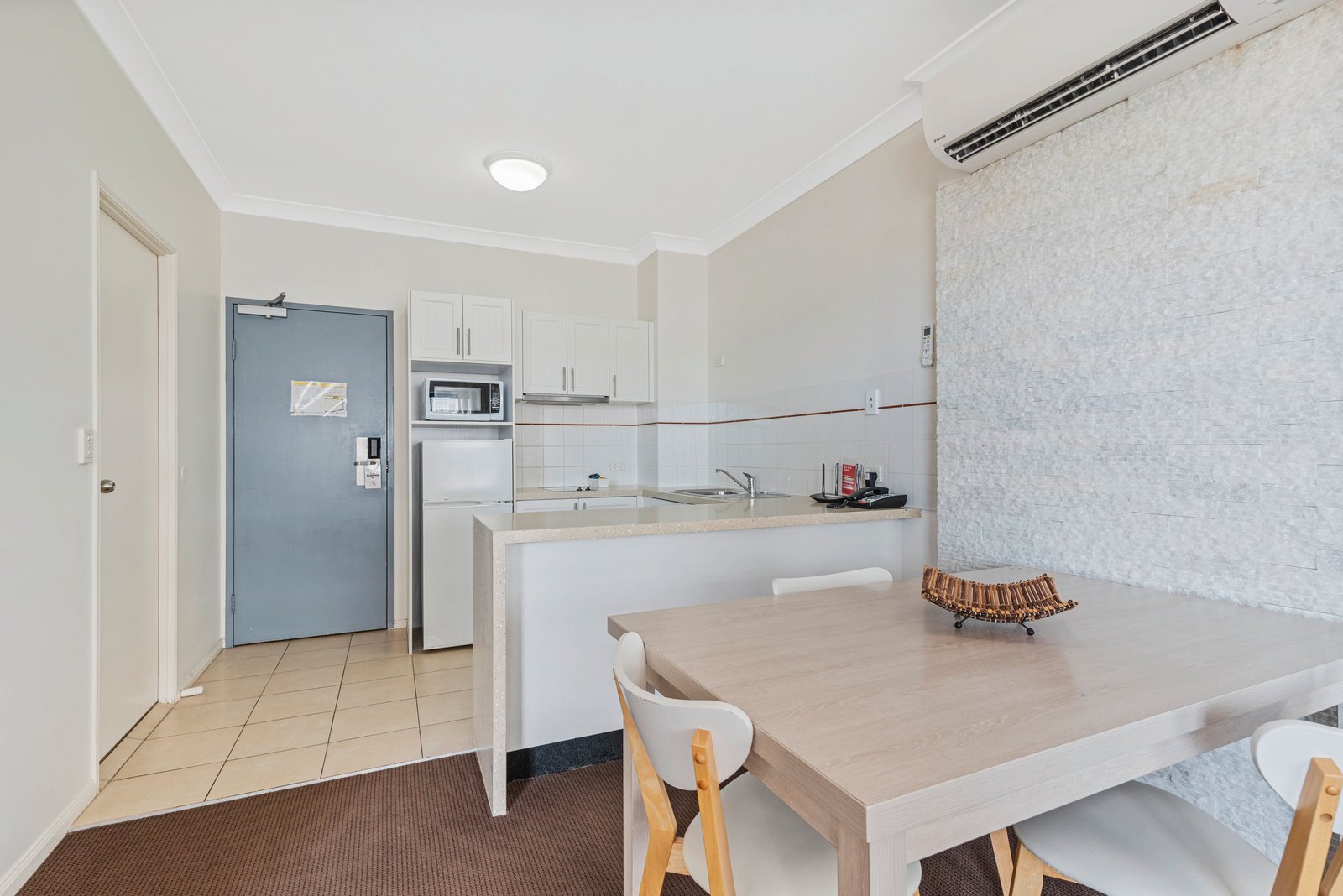 434/99 Griffith Street COOLANGATTA 7
