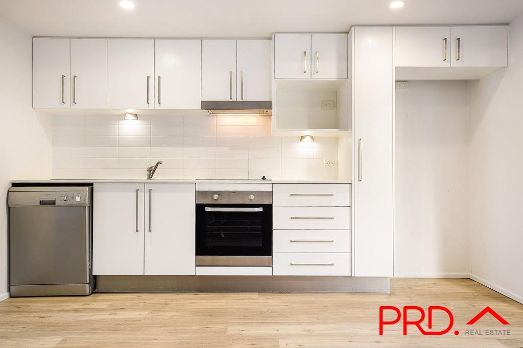 4/35-39 Central Street LABRADOR 2