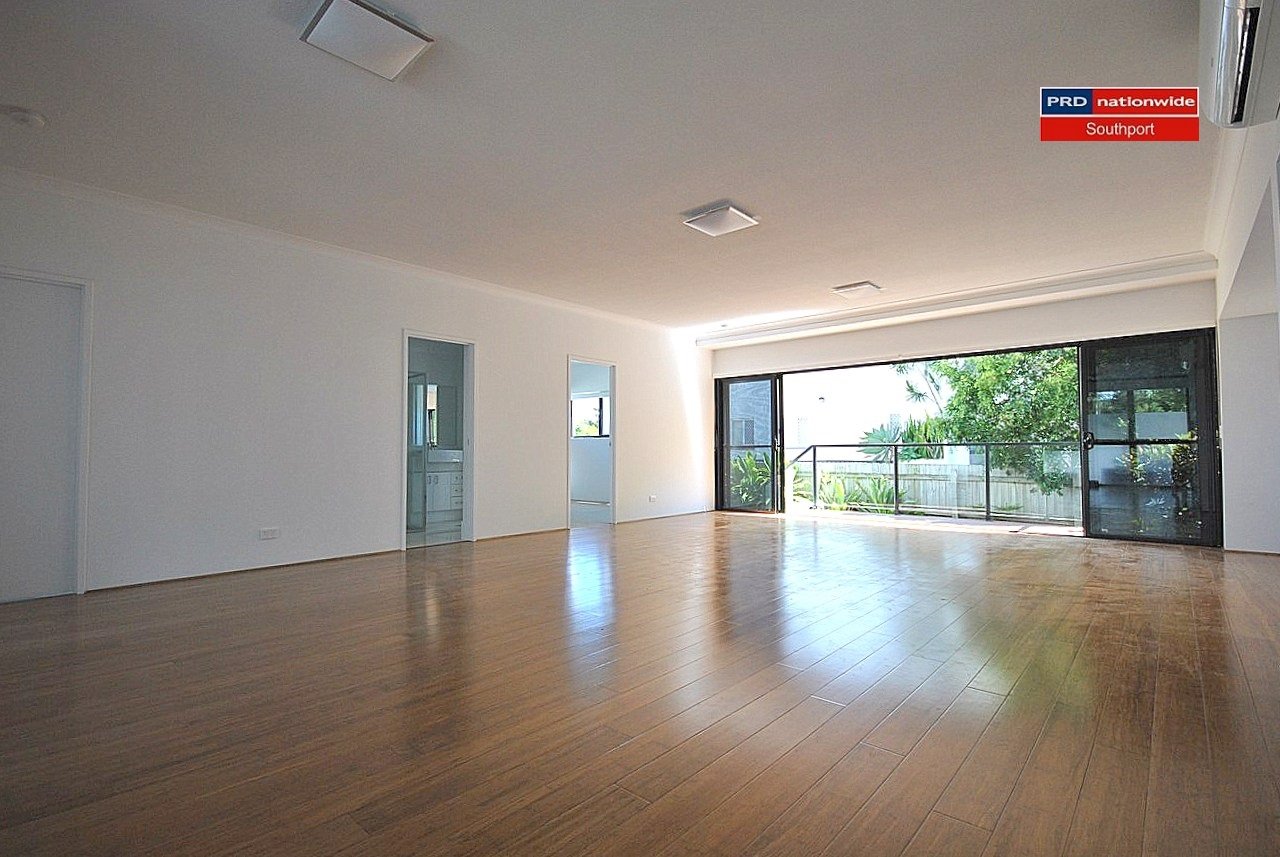 4/35-39 Central Street LABRADOR 2