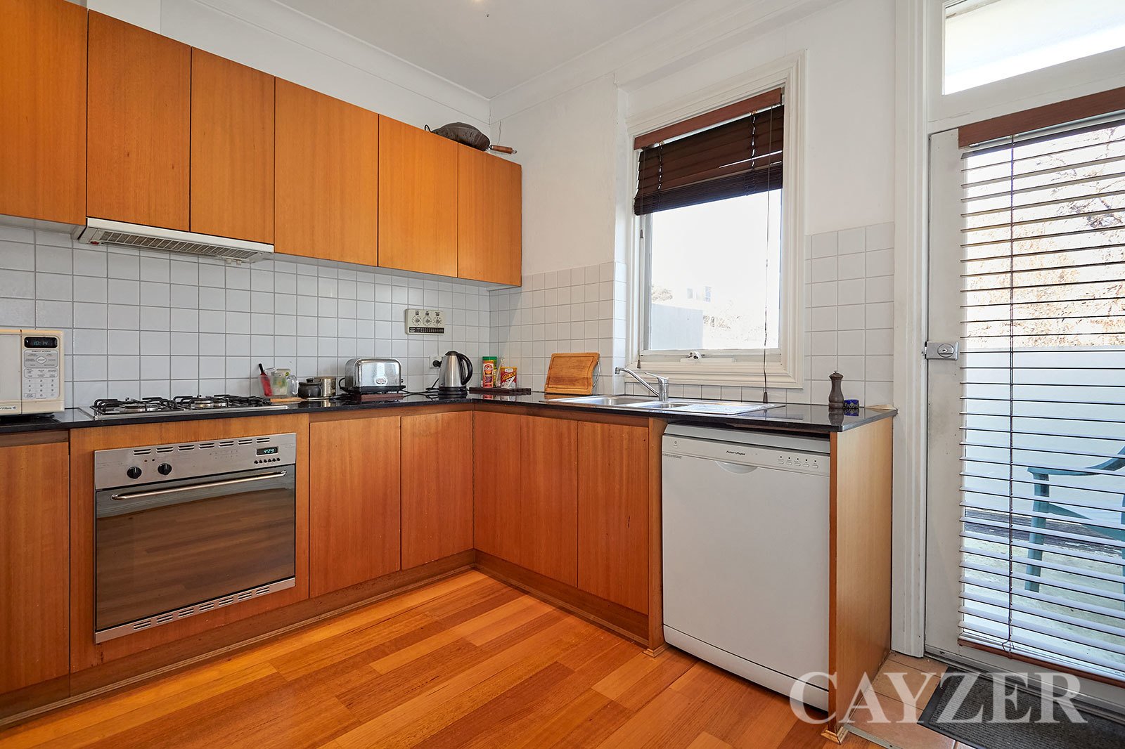 Gallery: 4/35 Dundas Place