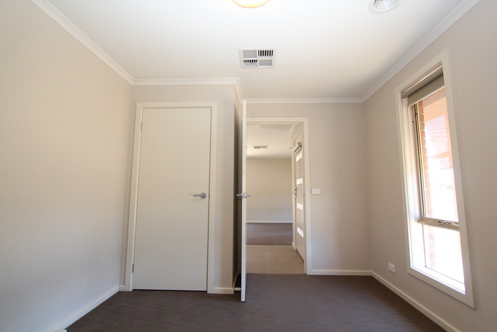 4/35 Foster Street REDAN 9