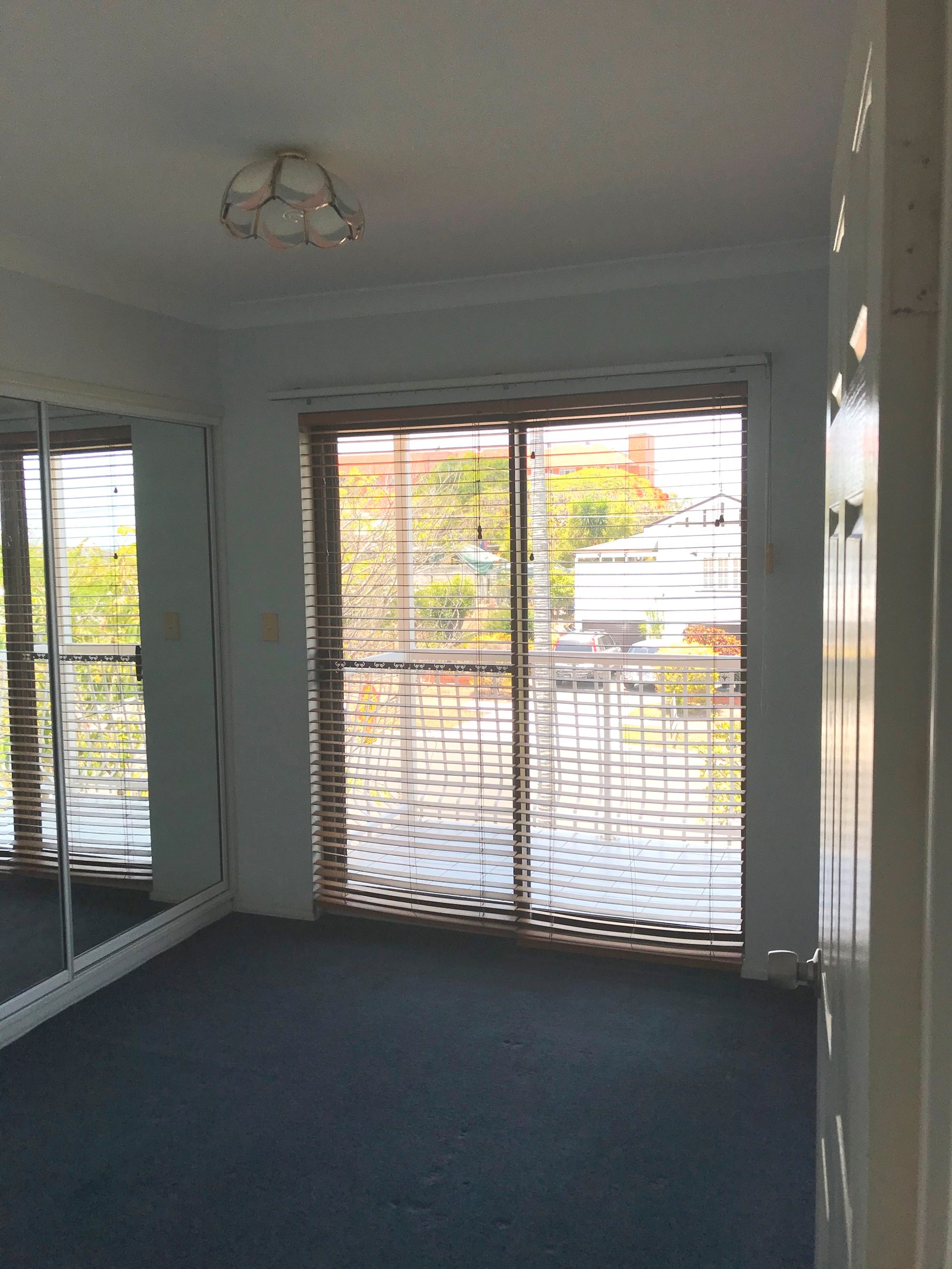 4/35 Leslie Street NUNDAH 8