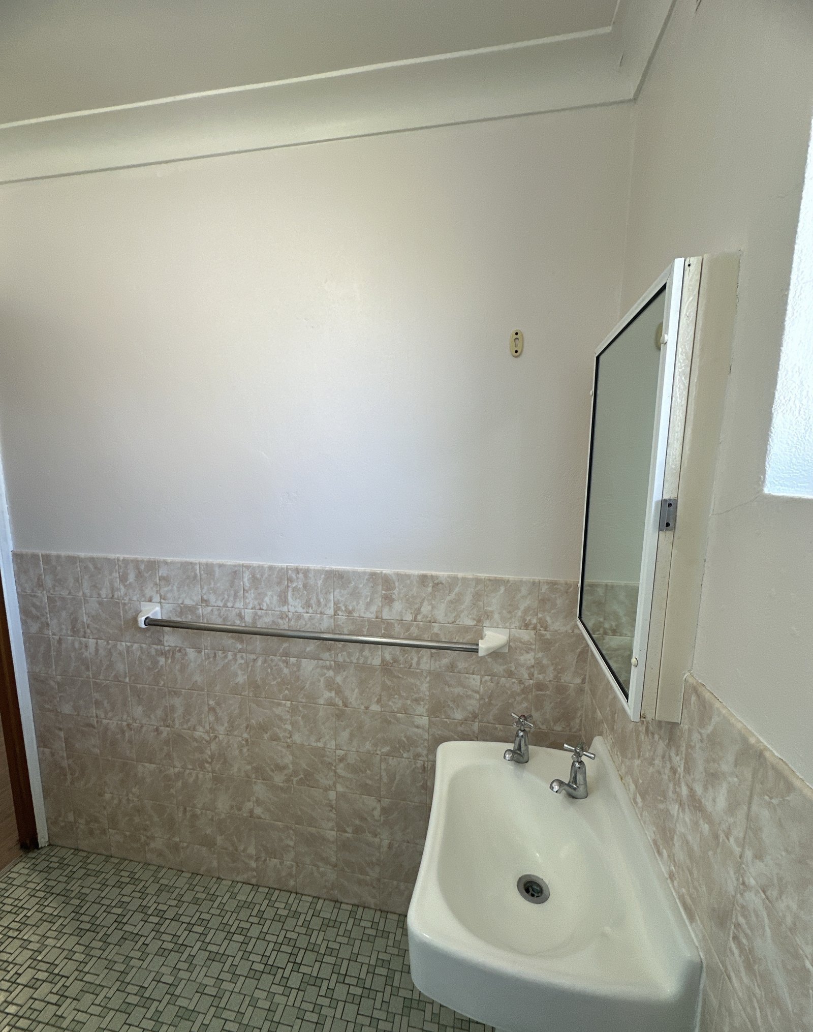 4/36 Bartoman Street BATLOW 8