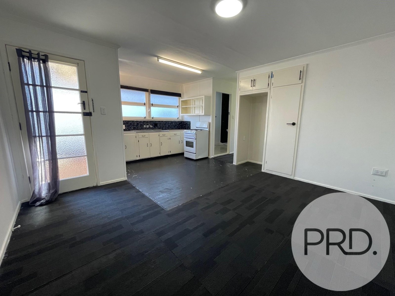 4/36 Hunter Street WOOLOOWIN 3