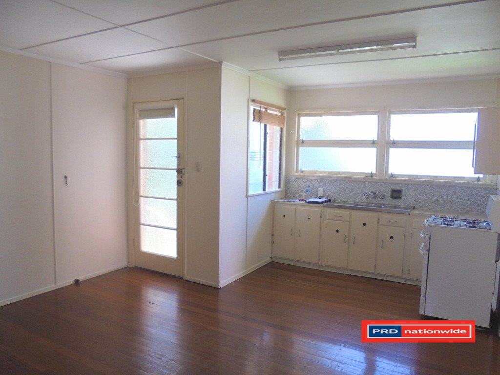4/36 Hunter Street WOOLOOWIN 2