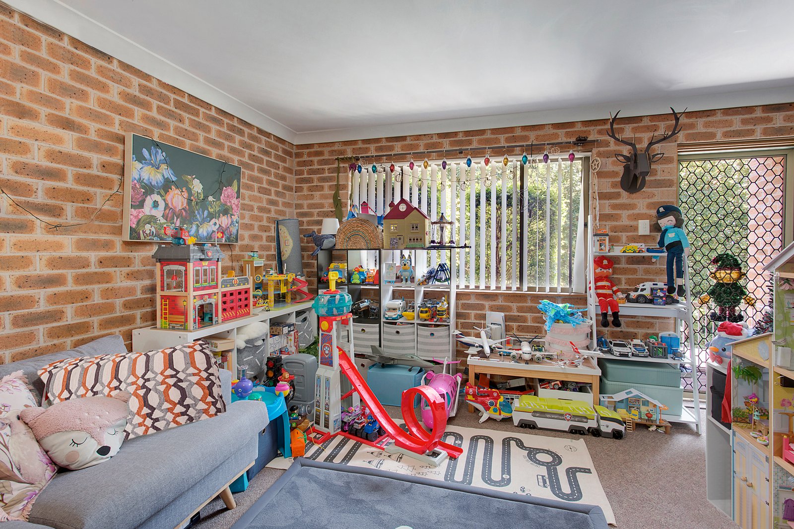 4/36 Lake Street LAURIETON 2